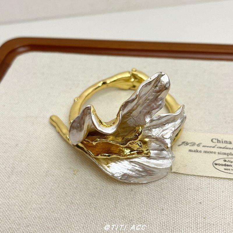 European and American Style Exaggerated Metal Iris Flower Wide Open Bracelet, Light Luxury Niche High-End Exquisite Craftsmanship Bracelet Iris Bracelet