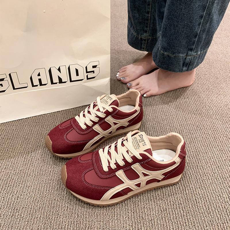 New Fashionable Versatile Flat-bottomed Breathable Casual Women's Shoes Board Shoes Autumn Shoes Round Head Lace-up
