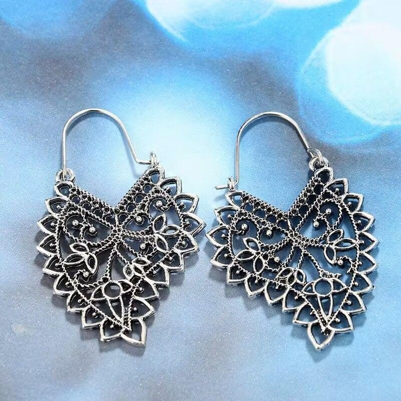 

Длинные серьги-кисточки в этническом тибетском серебряном стиле с изысканным темпераментом и экзотическим стилем, ретро, национальный стиль, преувеличенные клипсы для женщин