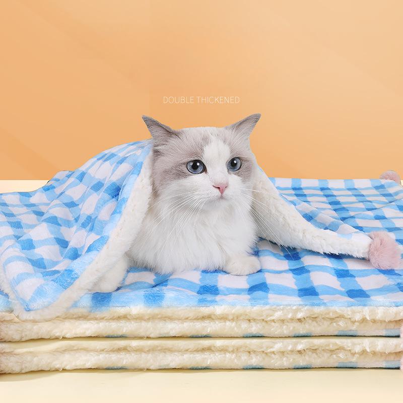 Autumn and Winter Pet Blankets Warm Cat Beds Cat Mats Checkered Carpets Super Soft and Comfortable Dog Blankets Pet Supplies