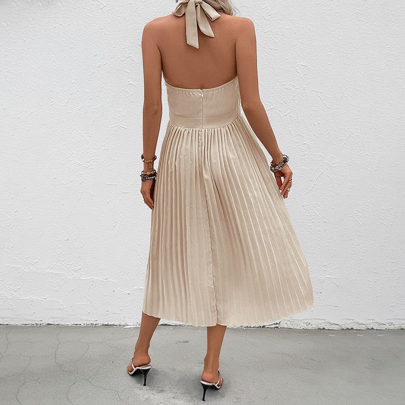 New summer vacation solid color neck pleated dress