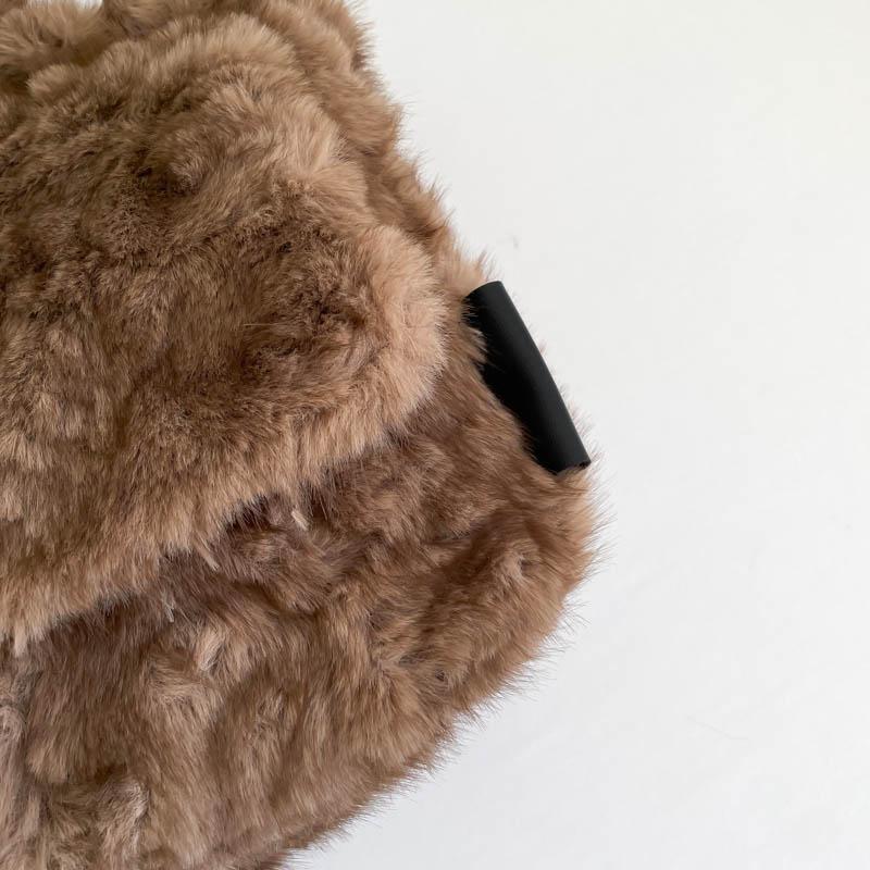 Fashionable Flap Clutch Purse Bag Soft Faux Fur Small Shoulder Bags For Women 2025 Winter Trend Korean Plush Handbags Crossbody Bag