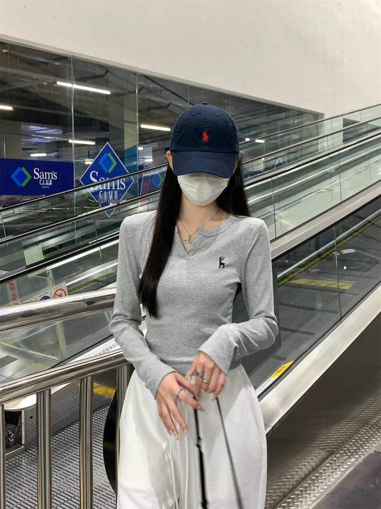 Elegant Korean Half-Open Collar Long-Sleeve Women's T-Shirt with Chic Embroidery Design for Autumn 2025