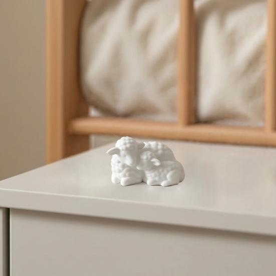 3D Printed Mother and Baby Sheep Figurine, Soft White Desk Decor, Cute Animal Shelf Ornament, Heartwarming Mother's Day & Newborn Gift