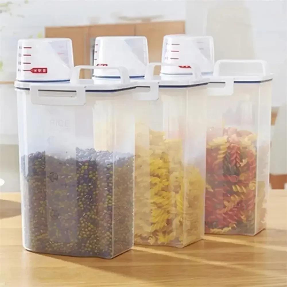 1PC Kitchen Supplies Food Storage Bucket 2L Portable Moistureproof Storage Tank with Scale Cup Food Bucket Plastic Container