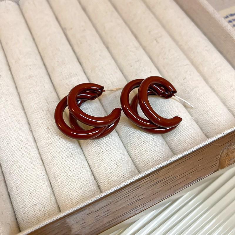 Silver Needle Red Drip Geometric Ear Cuffs - Retro Light Luxury Earrings for Women, Autumn/Winter Collection