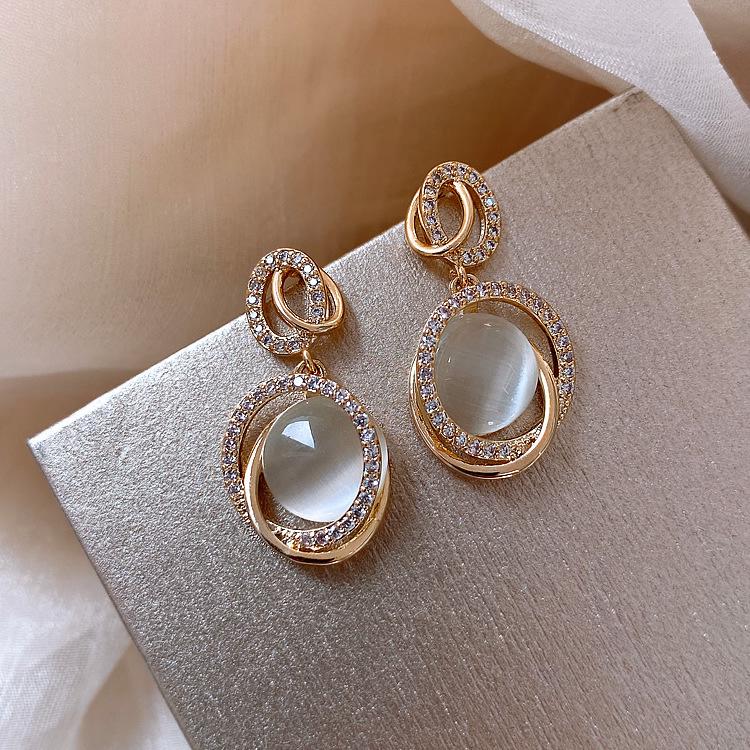 Silver Needle Diamond Stud Earrings: Elegant, Simple Design for Women