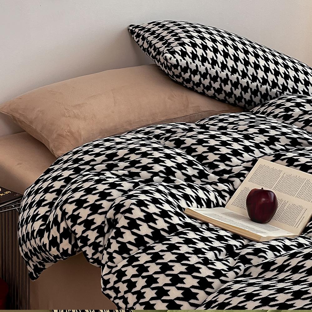 Thickened Milk Fleece Four-Piece Set, Warm Coral Fleece Bed Sheet Quilt Cover, Fleece Bedding Three-Piece Set