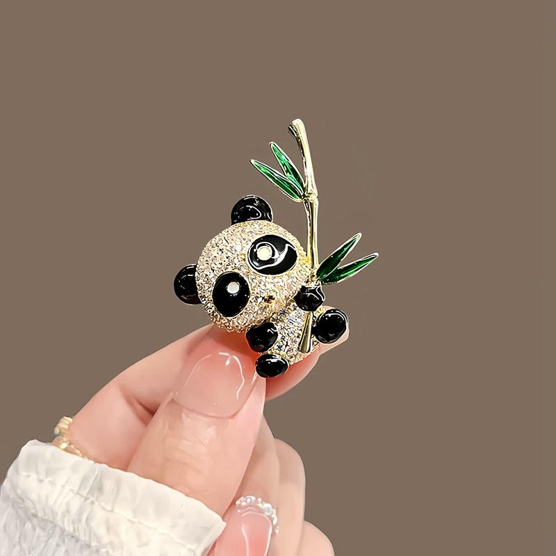 Vintage Peony Pearl Fan Brooch: Elegant Retro Flower Pin for Women’s Suits