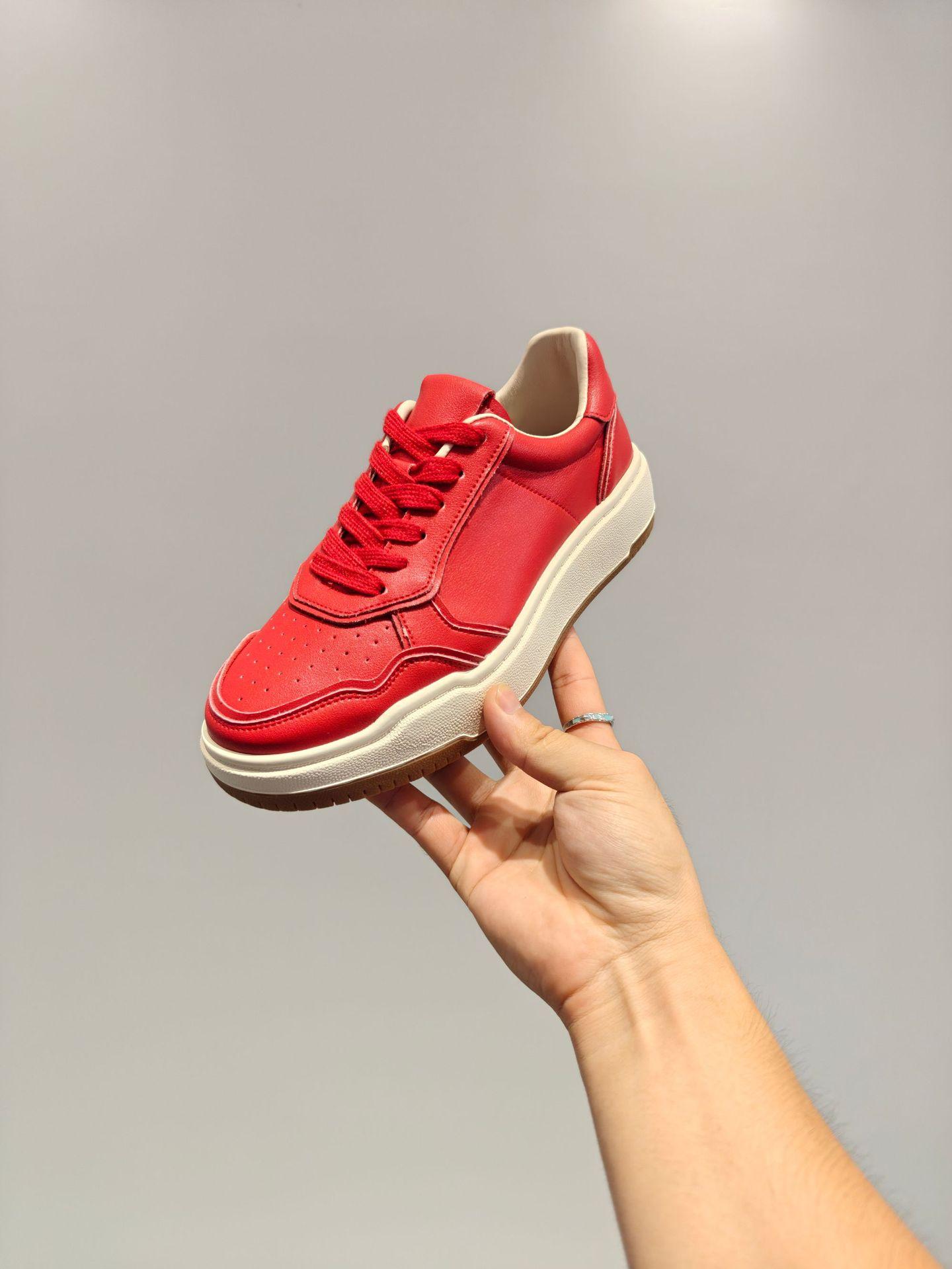 

Cowhide women s board shoes 2026 autumn new thick soled leather casual shoes women s versatile white shoes women s shoes 35 красный