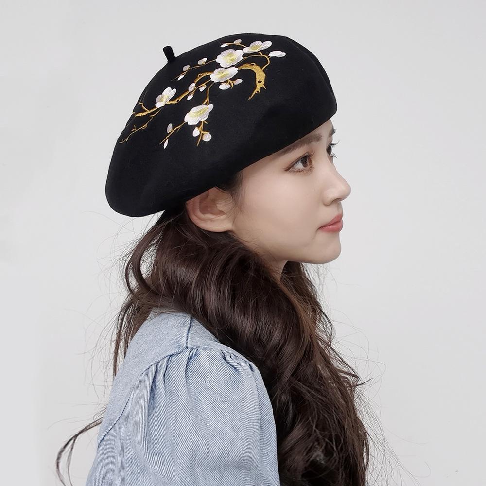 

Korean Style Embroidered Wool Beret with Plum Blossom Design Medium чёрный