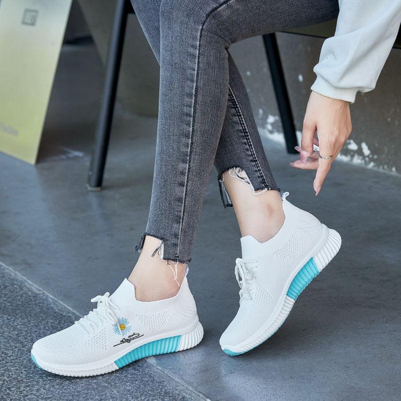 New Sports and Leisure Socks Shoes Women's Small Daisies Versatile Student Shoes Women's Breathable and Lightweight Mesh Shoes