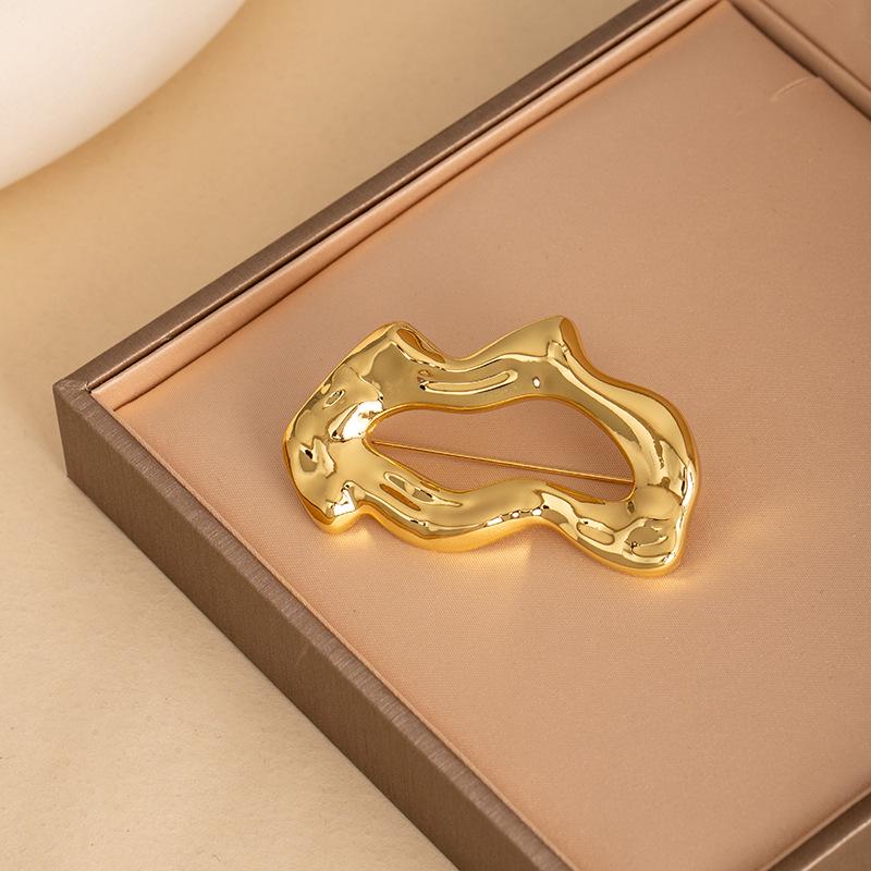 Geometric Hollow Metal Brooch: Irregular, Three-Dimensional Simple Pin