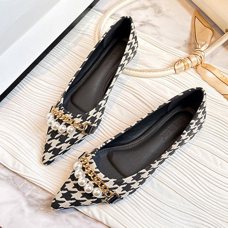 Moda 2024 Sapatos de luxo Houndstooth&Pearl Sapatilhas femininas Sapatilhas femininas Bico fino Corrente Bailarinas Vestido de escritório Mocassins femininos Mocassins femininos