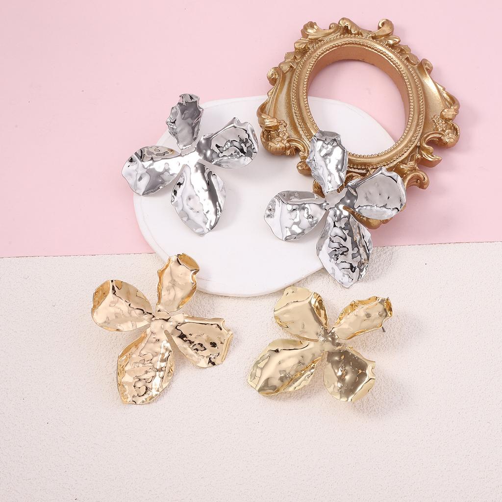 irregular pleats vintage textured metal clover exaggerated stud earrings European fashion earrings summer