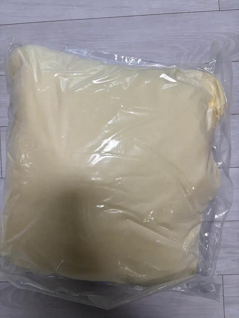 Shirayuki Hina cushion (unofficial merchandise)