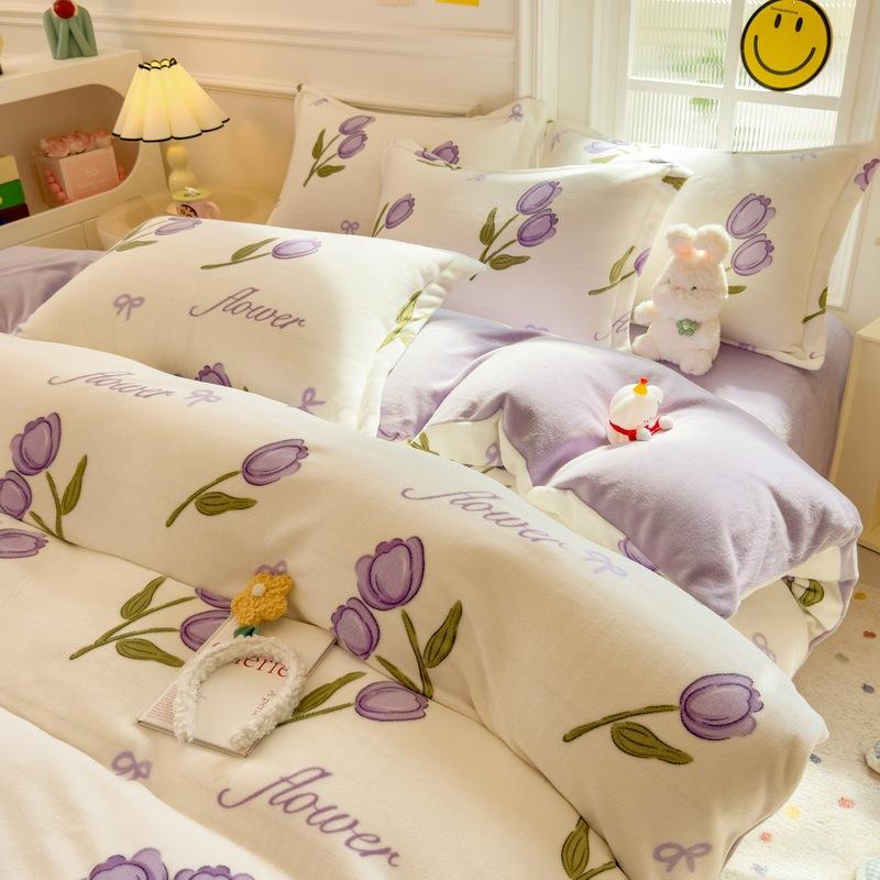 

Утолщенный комплект из четырех предметов из молочного флиса, двухстороннее флисовое пододеяльник с коралловым фланцем, простыня, комплект из трех предметов с шапкой для кровати 150 * 200cm single quilt cover