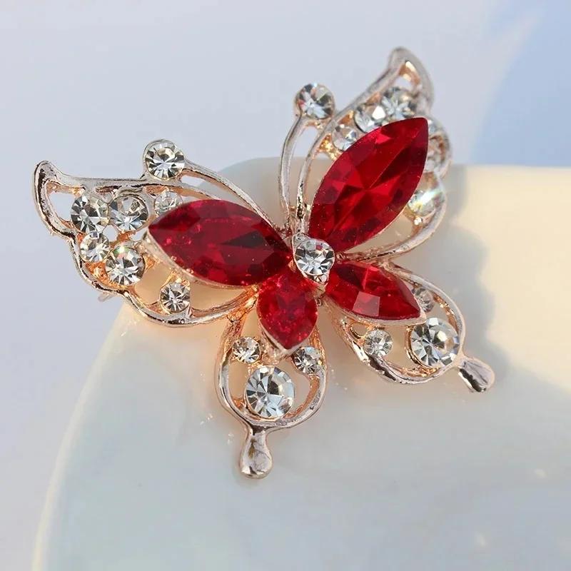 Tegneserie Sommerfugl Krystallinnlagt Diamantbrosje Tredimensjonal Personlighet Allsidig Mote Populær Stil Geometrisk Dame