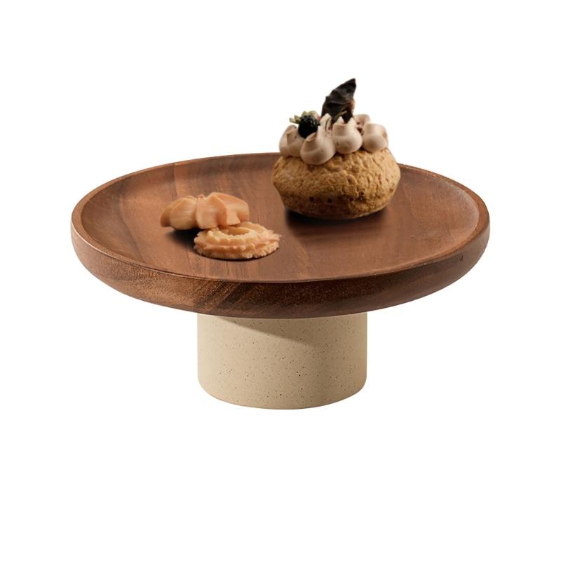 

Elegant Serving Tray With Clear Protective Cover Ideal For Parties And Home Use