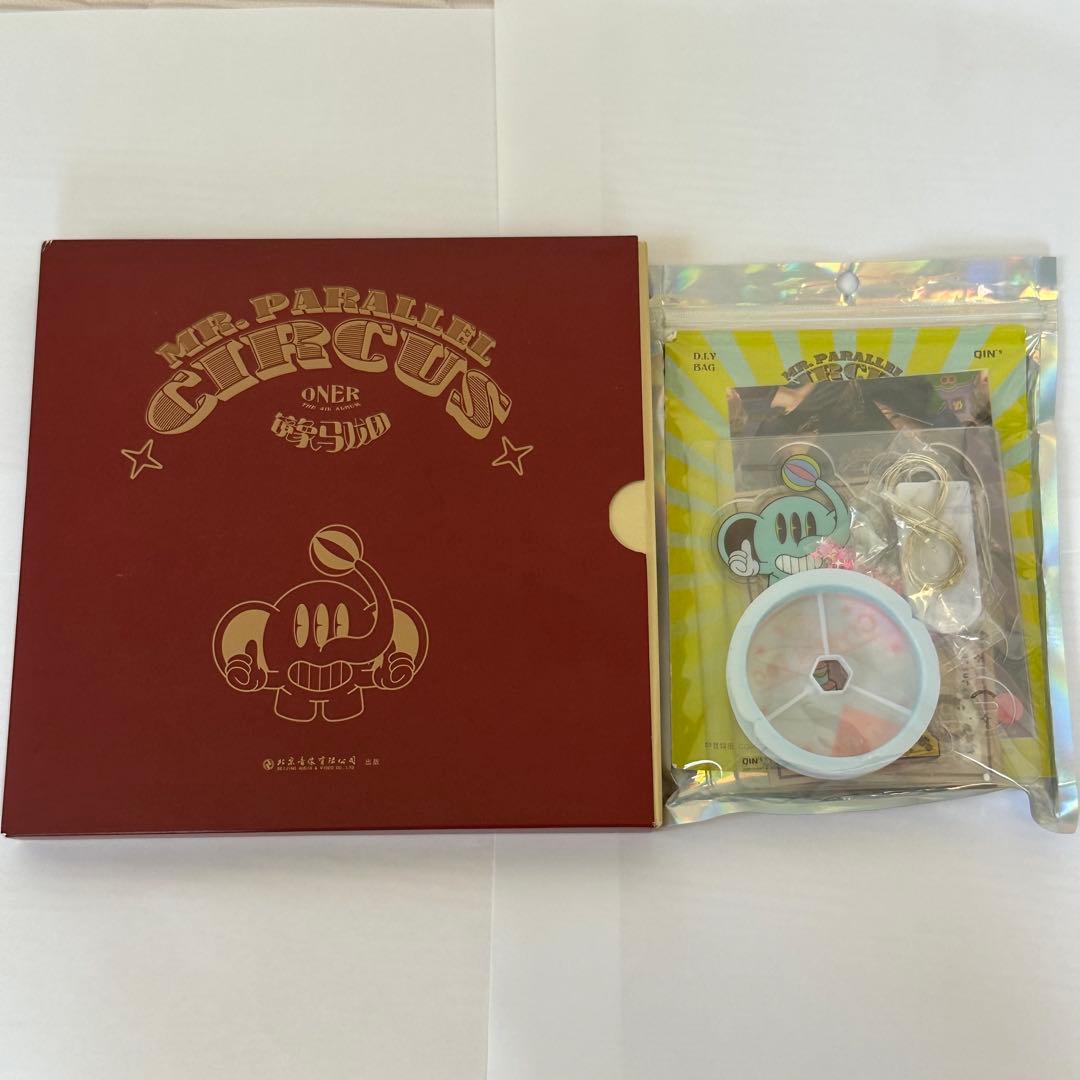 

[USED] ONER China Chinese Dollar CD Mirror Martial Arts Troupe