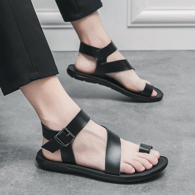 Men's shoes large size Roman leather sandals new summer trend casual beach cool slippers men's flip-flops