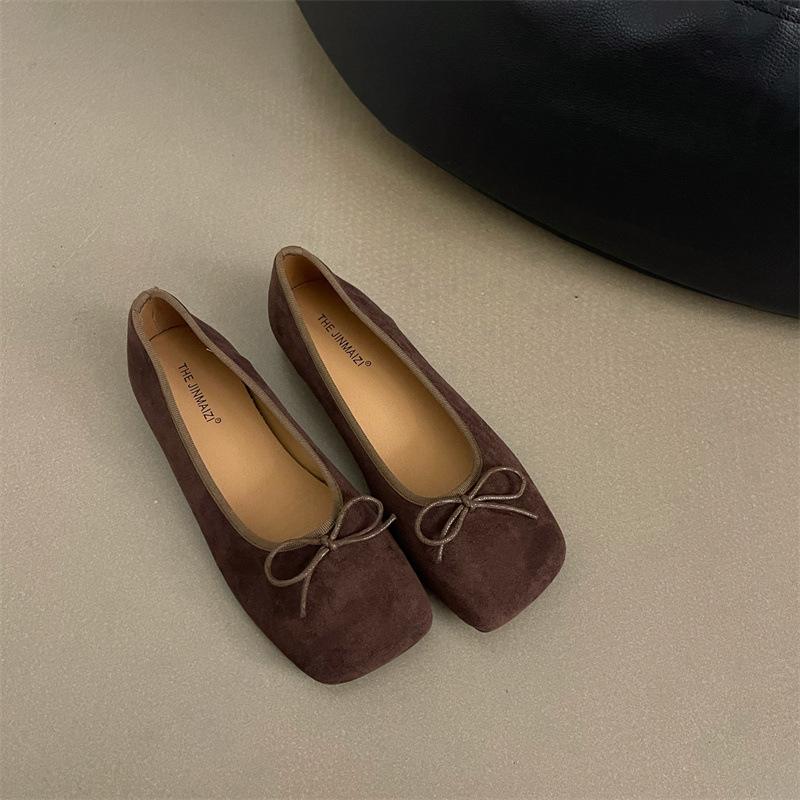 

Korean version of gentle bow square head single shoes women s 2025 new light mouth evening breeze soft sole grandma shoes ballet shoes 40 коричневый