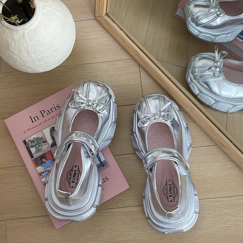 

Белые туфли Мэри Джейн на ретро французской платформе с круглым носком, женские, новые летние 2025, универсальные туфли-балетки с мелким вырезом 40 серебряный