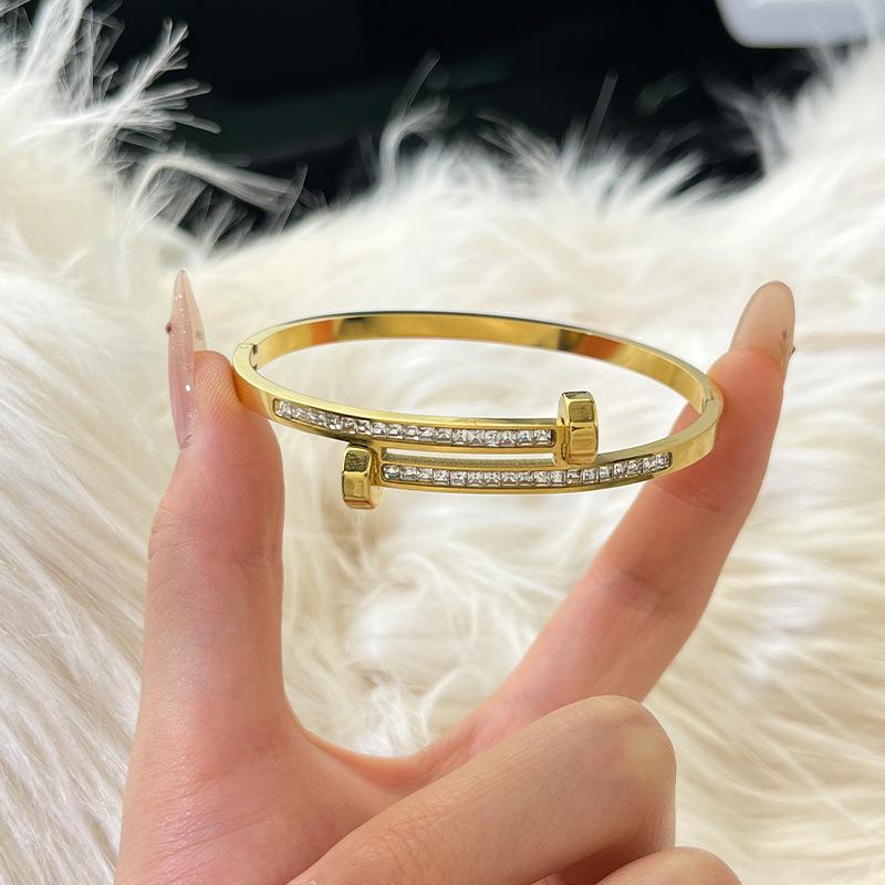 Titanium steel bracelet gold high version temperament zircon bracelet women's light luxury fashion elegance does not fade simple bracelet