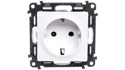 Valena Life Socket 2P+E With Shutter, White 16A - 250V, 753120