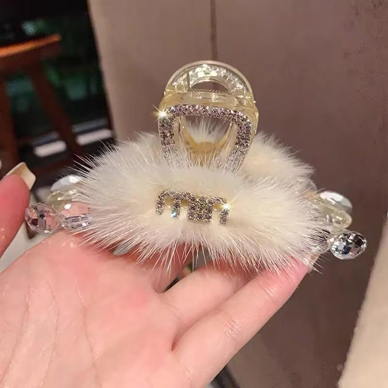 Autumn/Winter 2025 Plush Mink Fur Love Heart Rhinestone Shark Claw Clip for Women