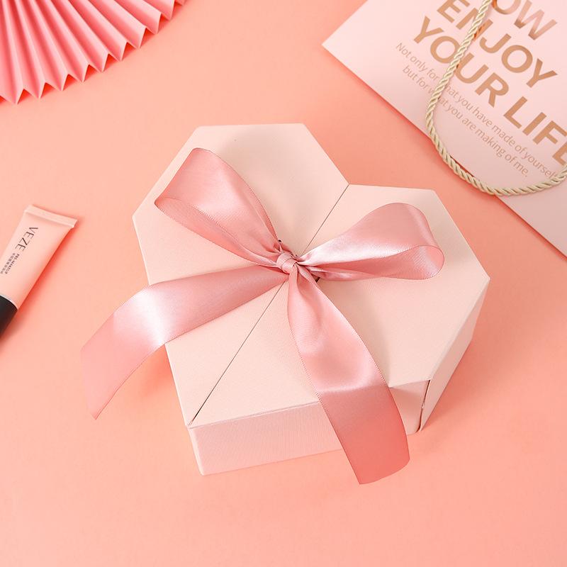 1pc Heart Shaped Gift Boxes Double-door Treat Boxes with Ribbon Floral Gift Wrap Box Party Favor Boxes Souvenir Gift Box for Wedding Party Birthday