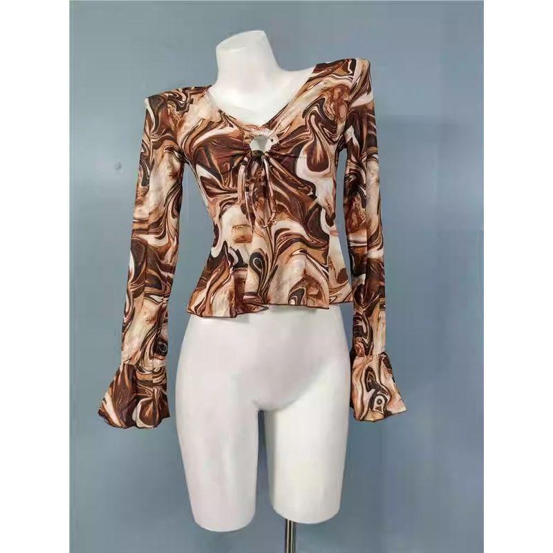

Export Single Street Cool Silm Slim Looking Pure Desire Wind Horn Long Sleeves Abstract Printing Sexy Low-Cut Tied Top Color L