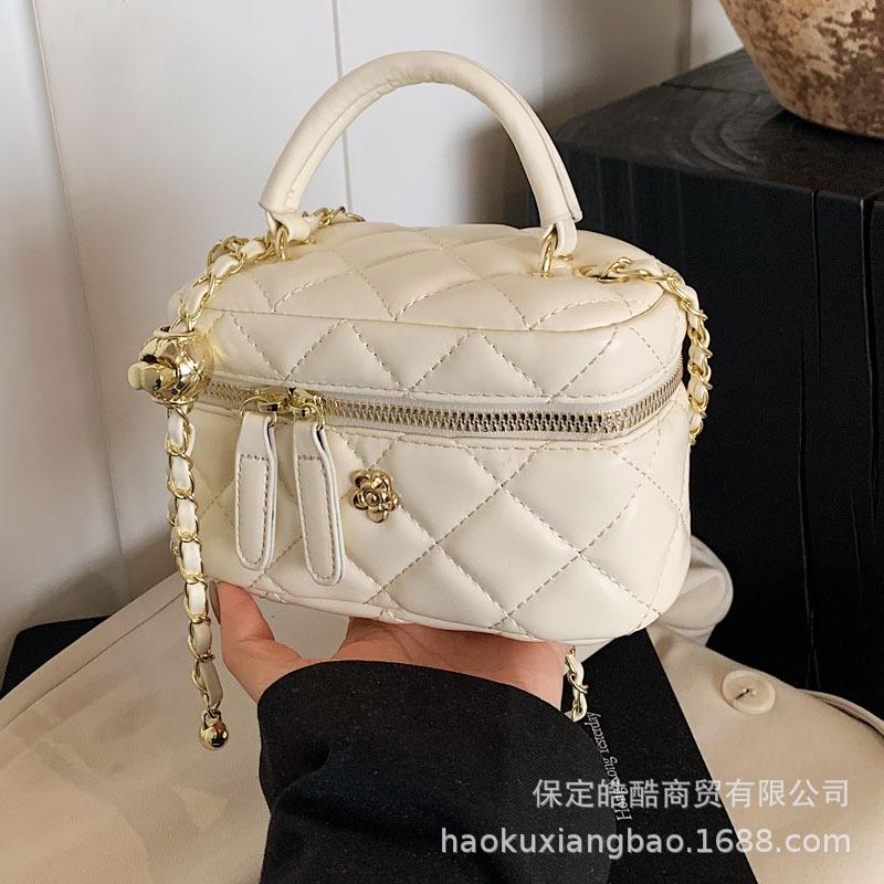 Premium mini bag women's spring and summer 2025 new white niche diamond chain messenger bag portable bucket bag