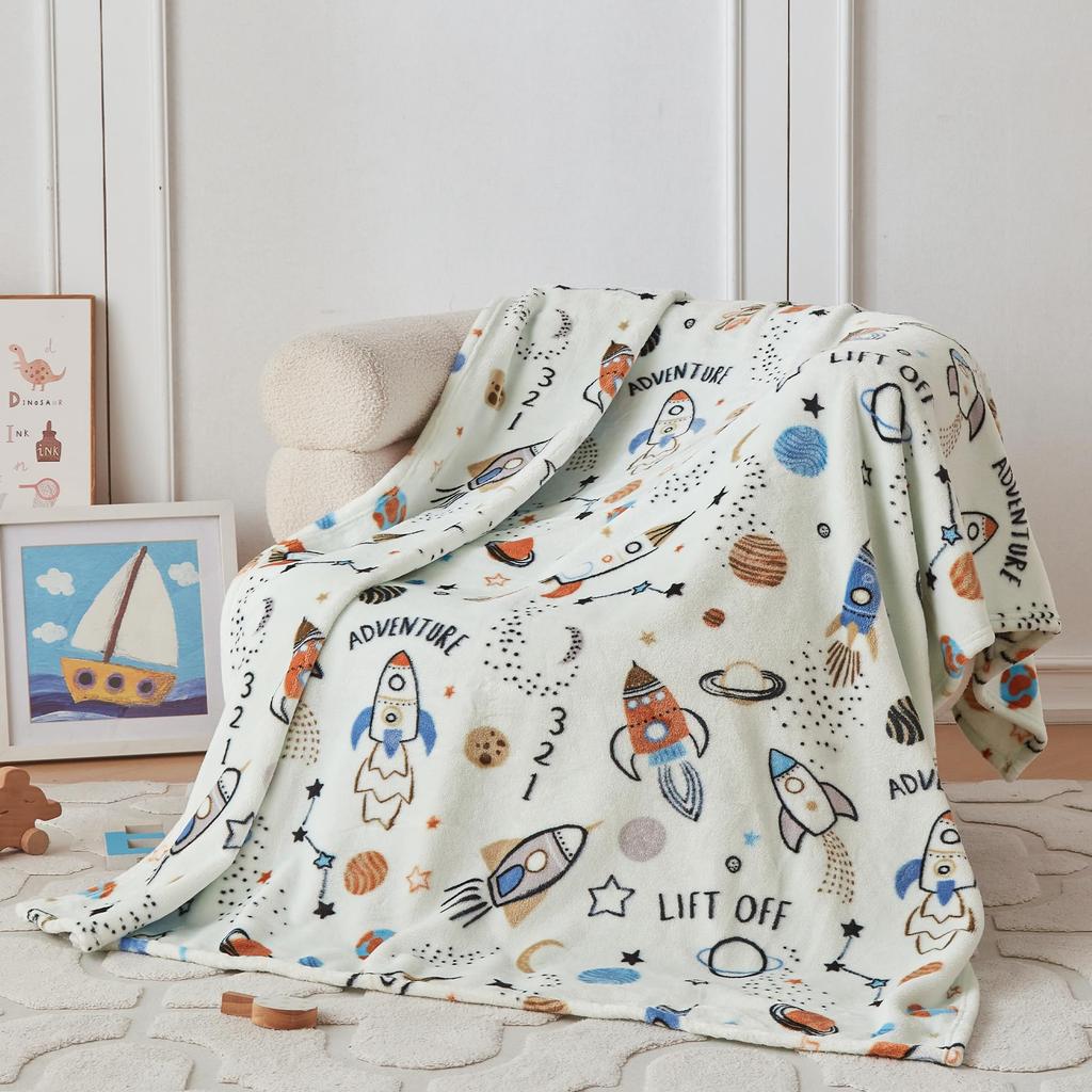 Astronaut Space Blanket, Fleece Flannel Blanket, Cozy Plush Blanket Warm Air Conditioning Blanket for Sofa, Bedroom, Office, Bed