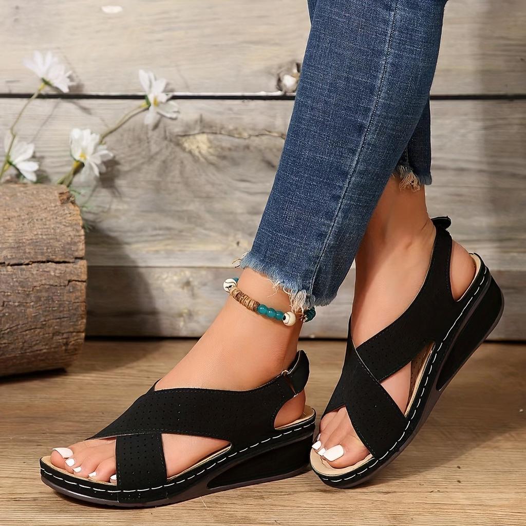 Fashion 2024 New Slippers Women Sandals Peep Toe Shoes Woman Retro Women Shoe Thick Bottom Sandals Large Size Platform Sandals