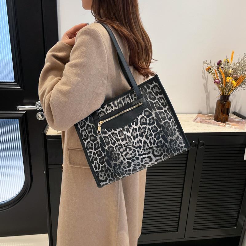 Bolsa Tote Grande Estilosa com Estampa de Leopardo Para Mulheres Perfeito Statement de Moda Retrô