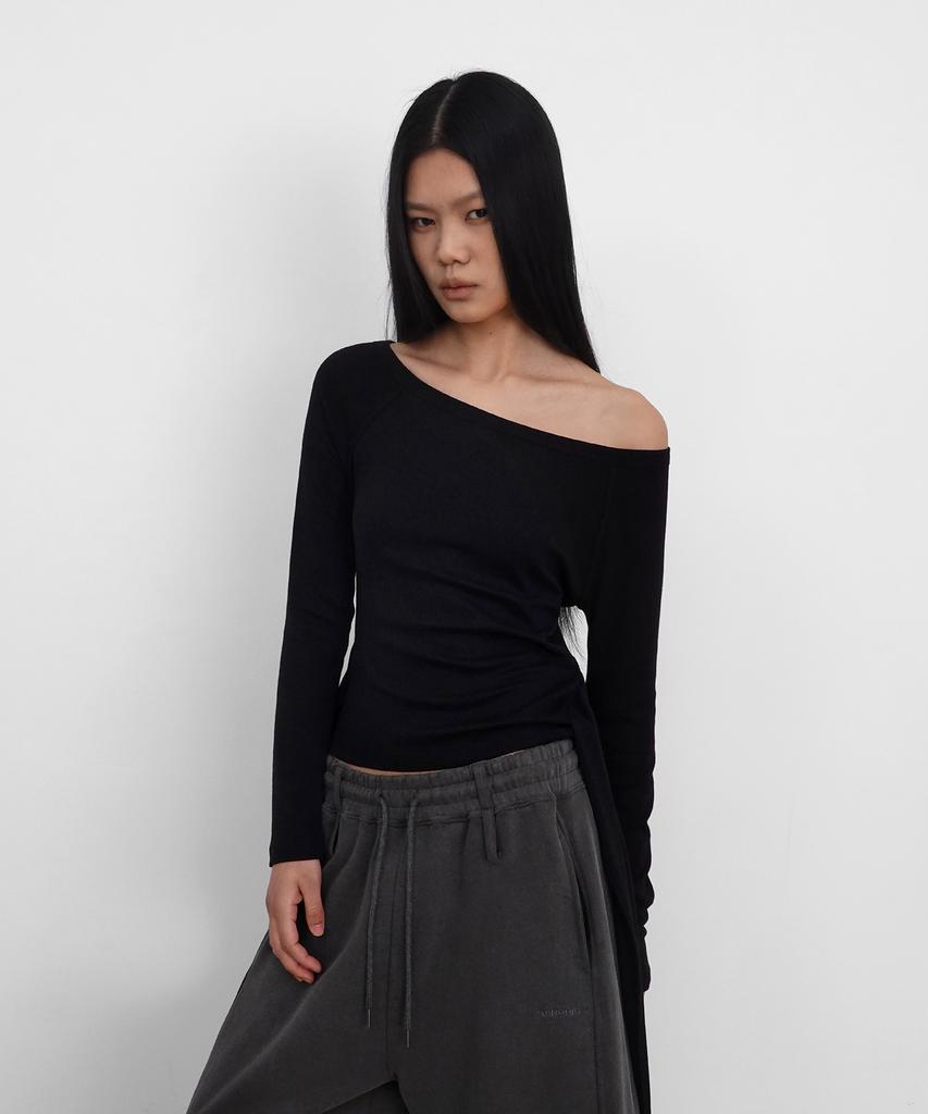 Saendeulig Strap Off Shoulder T_Black