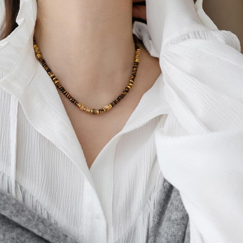 Square artificial tiger's eye stone beaded necklace women's retro fashion collarbone chain niche light luxury high-end jewelry