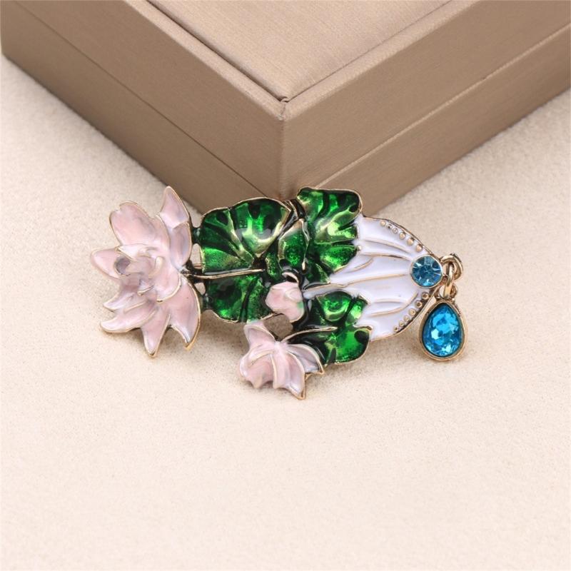 Alloy Vintage Brooch Pin Flower Pattern Women Accessory Gift Elegant Fashion Decoration