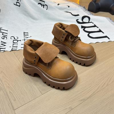 Retro Style Platform Chelsea Boots Women's Soft Leather Big Yellow Boots 2025 Autumn and Winter New Round Head Fashion Versatile Short Boots