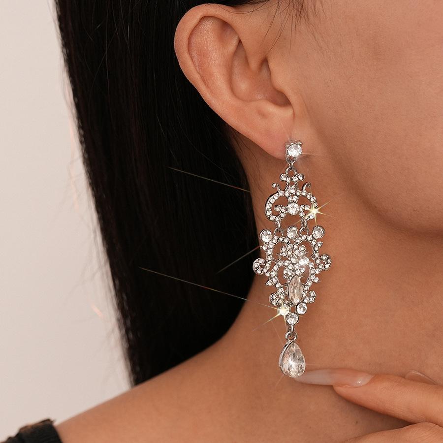 Super błysk luksusowy styl wzór diamentowy kropla wody frędzle kolczyki ze srebrną igłą Europejskie i amerykańskie niszowe kolczyki