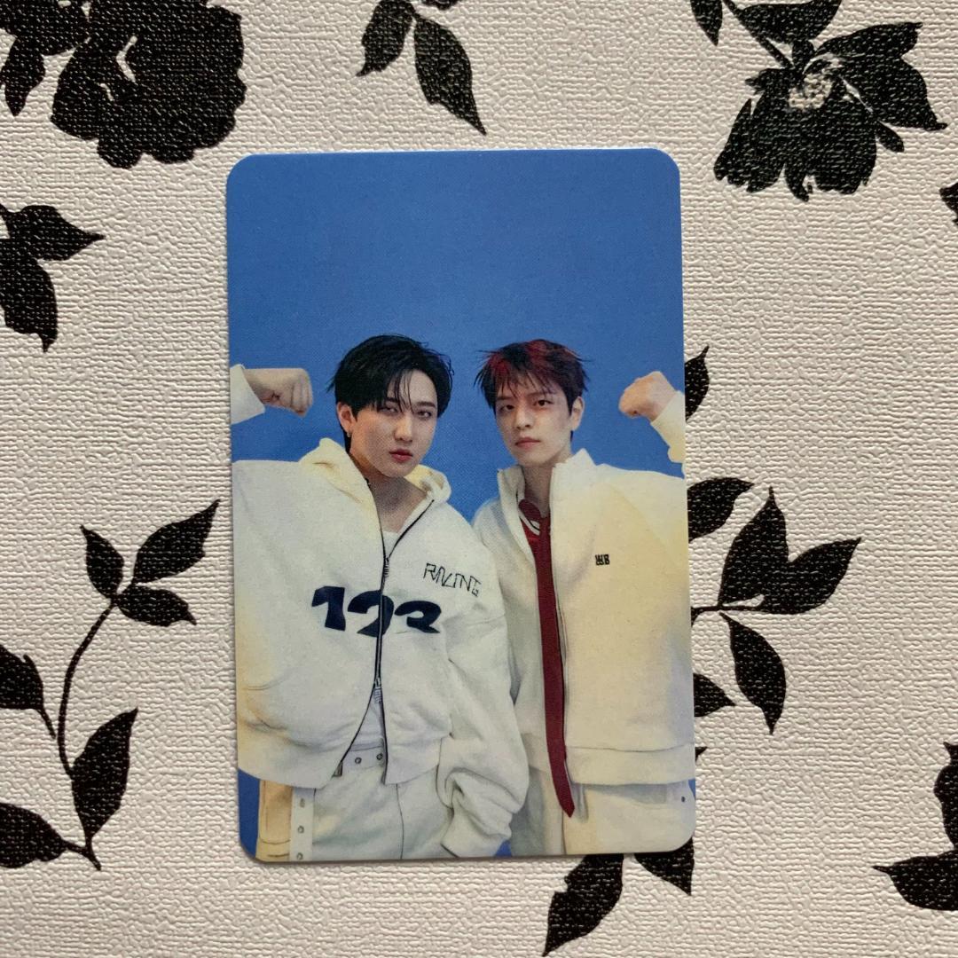 

[USED] Straykids Changbin Seungmin KARMA Walmart trading cards
