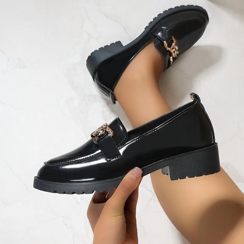 Fashion 2024 Shoes Female Slip on Women's High Heels Brand Office Pumps Women Metal Decoration Chain Round Toe Med Heel Plus Size Shoes