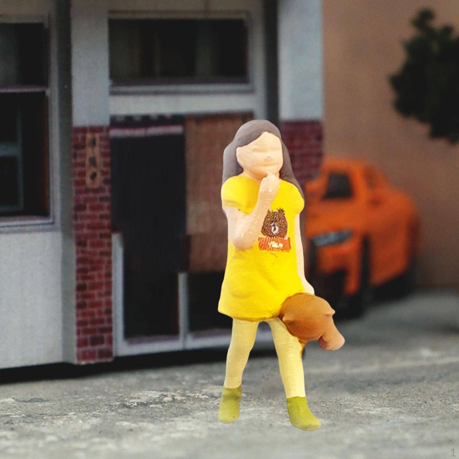 1/64 Diorama Figures Mini Scene Figure Simulation Miniature Girl Doll for Desktop Ornament жёлтый