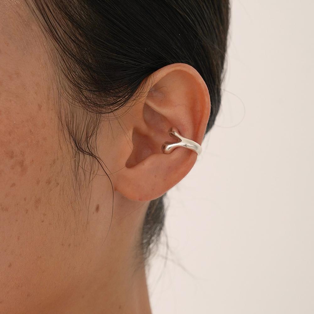 Still Instant Curve Motion - Ear Cuff 02
