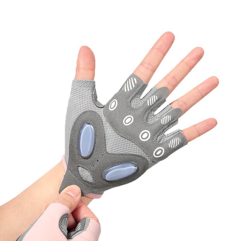 Women's Half Finger Anti-Slip Fitness Gloves for Training, Cycling, Yoga, and Jump Rope - Breathable and Anti-Callus Design.