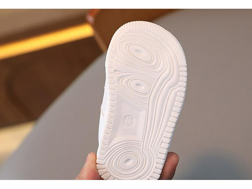 Toddler Closed-Toe Sandals for Boys and Girls, Ages 0-3.5, Soft Sole, Breathable White Shoes.