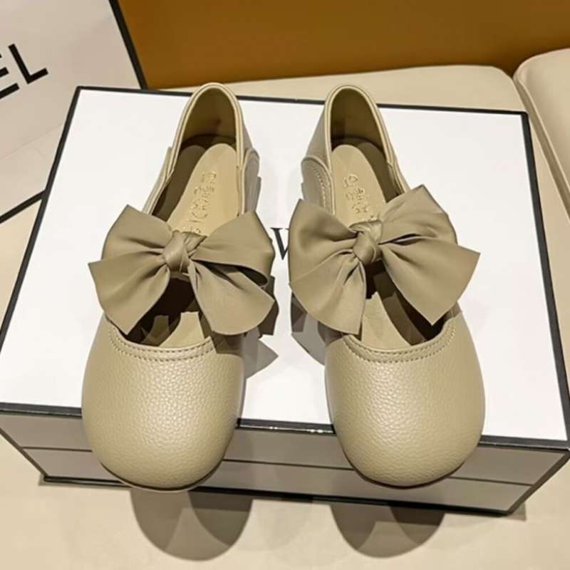 

Two wearing beanie shoes girl 2025 new spring and autumn soft-soled bow one pedal loafers flat fairy single shoes 40 абрикосовый