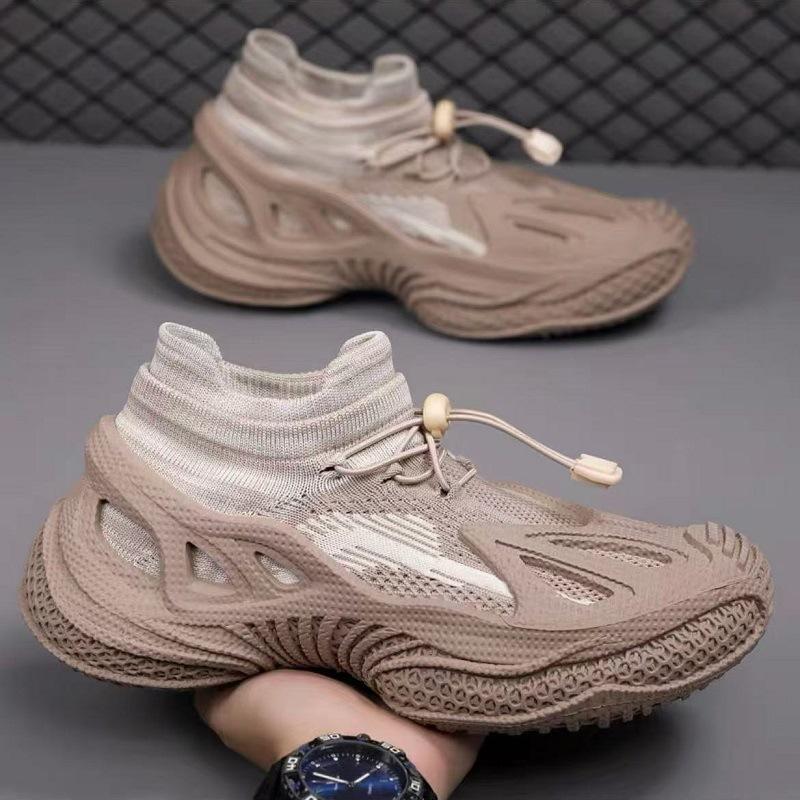 New Men's Fly-woven Shoes Mesh Breathable Mecha Style Casual Shoes Fashionable Versatile Mesh Shoes One-pedal Socks Shoes