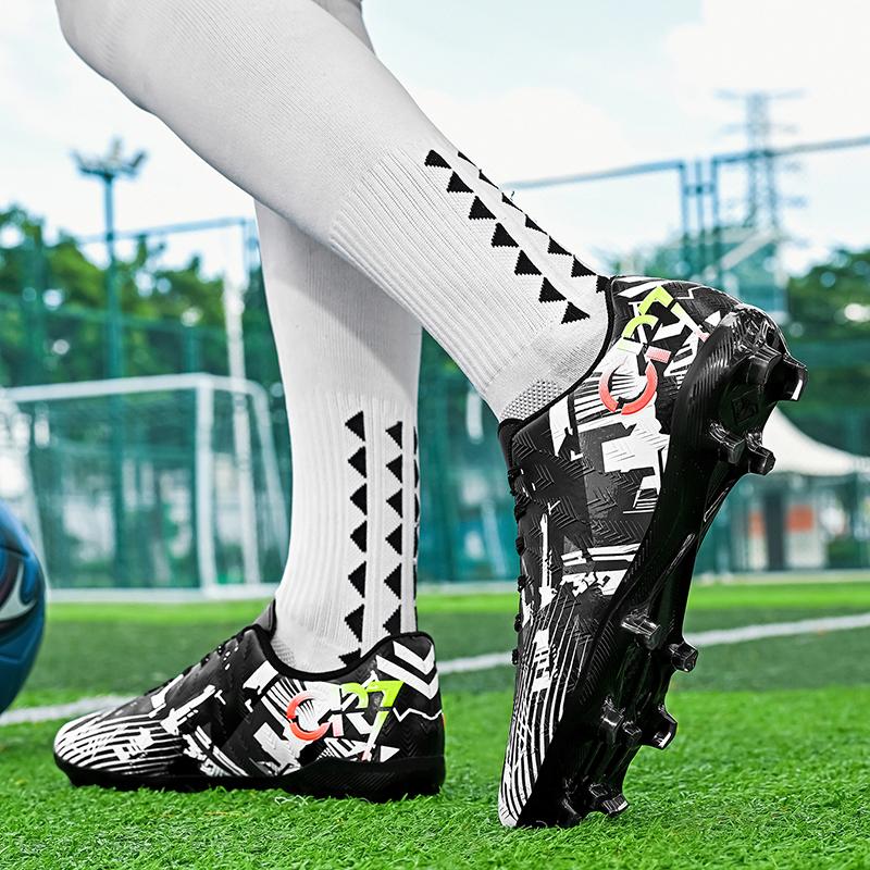 Low-Top Football Shoes for Teens Suitable for Training And Matches On Grass Synthetic Fields And Na. And Adults with Long Pins